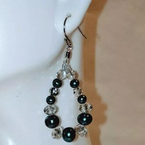 New *SAMARA* Green Fresh Water Pearl & Clear Crystal .925 Silver Dangle Earrings